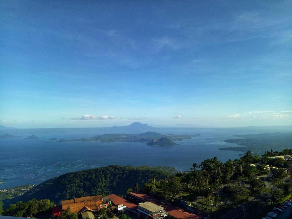 Cityland Tagaytay Taal Lake View City View Free Pool Parking Studios With Balcony Are City View تاجيتاي المظهر الخارجي الصورة