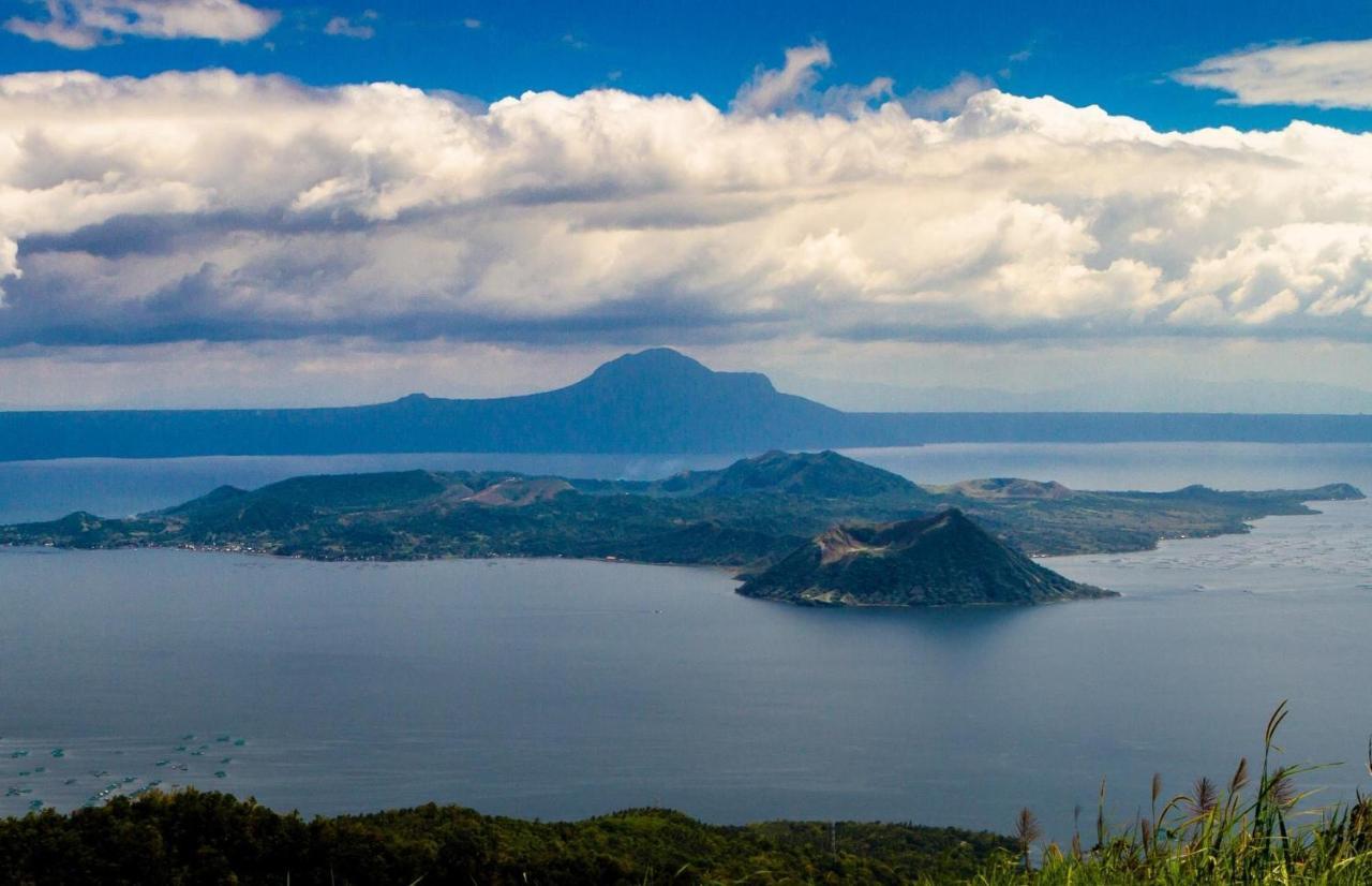 Cityland Tagaytay Taal Lake View City View Free Pool Parking Studios With Balcony Are City View تاجيتاي المظهر الخارجي الصورة