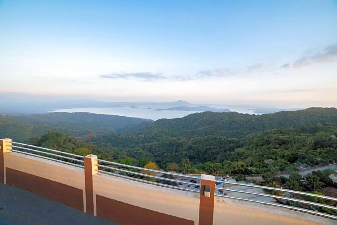 Cityland Tagaytay Taal Lake View City View Free Pool Parking Studios With Balcony Are City View تاجيتاي المظهر الخارجي الصورة