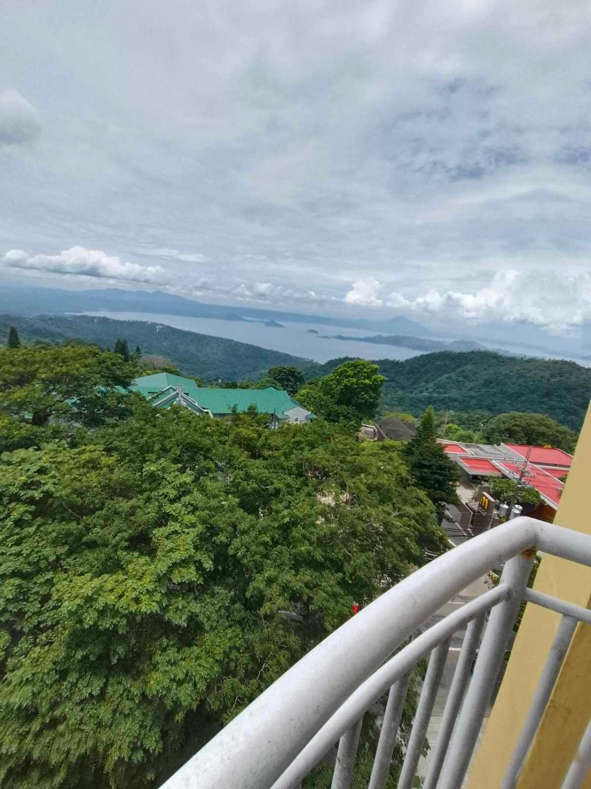 Cityland Tagaytay Taal Lake View City View Free Pool Parking Studios With Balcony Are City View تاجيتاي المظهر الخارجي الصورة
