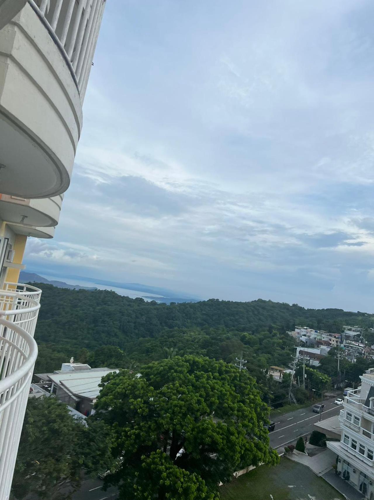 Cityland Tagaytay Taal Lake View City View Free Pool Parking Studios With Balcony Are City View تاجيتاي المظهر الخارجي الصورة