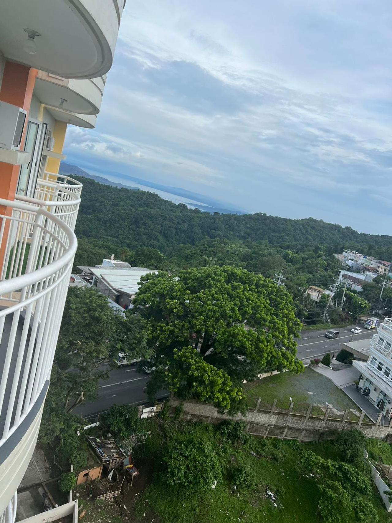 Cityland Tagaytay Taal Lake View City View Free Pool Parking Studios With Balcony Are City View تاجيتاي المظهر الخارجي الصورة